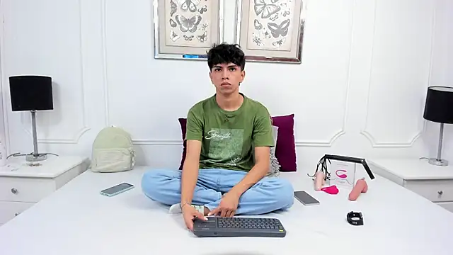 Santy carrington online show from January 3, 8:11 pm