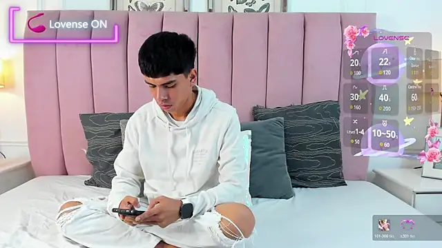 Santy carrington online show from March 12, 9:00 pm