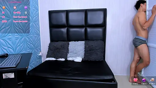Snapshot of LittleParker chatting on January 23, 12:30 pm LittleParker online show from January 23, 12:30 pm