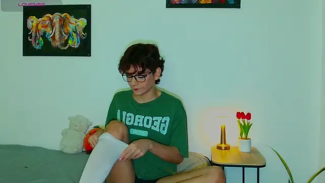 arnold laurent  online show from October 5, 11:36 am