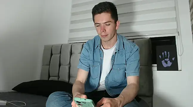 Eliantg online show from January 2, 1:17 am