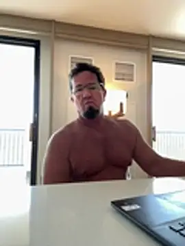 sluttydylan online show from April 7, 9:48 pm