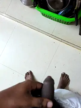 Snapshot of rajesh31tamil chatting on February 4, 2:07 am rajesh31tamil online show from February 4, 2:07 am