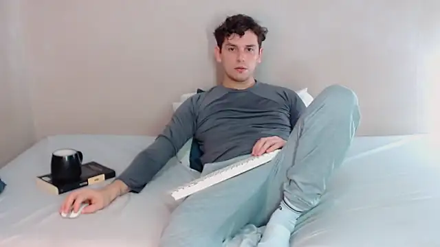Snapshot of Elio555 chatting on March 2, 6:59 am Elio555 online show from March 2, 6:59 am
