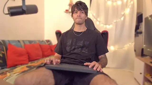 justin stark7 online show from December 15, 9:01 pm