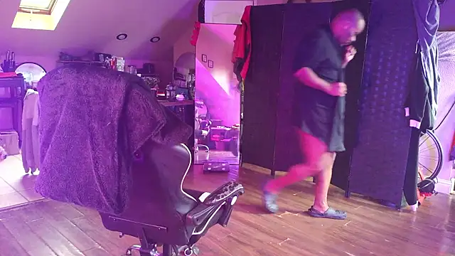 bigshh8 online show from January 18, 6:32 pm