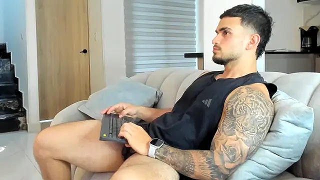 Ricardogo19 online show from March 14, 10:06 pm