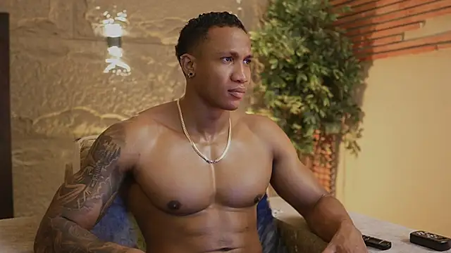 Logan Varela online show from November 5, 3:14 pm