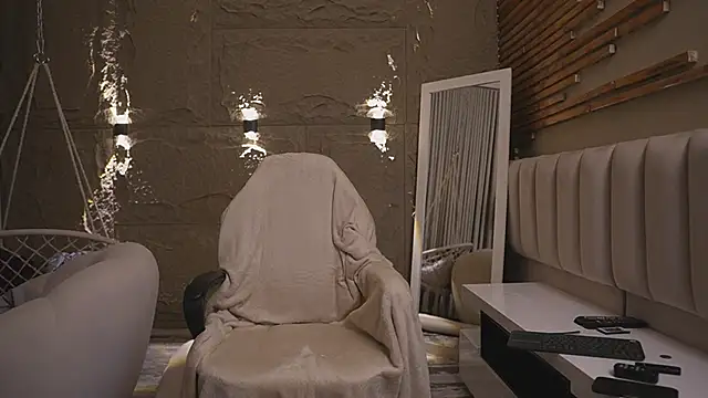 Logan Varela online show from March 22, 2:22 pm