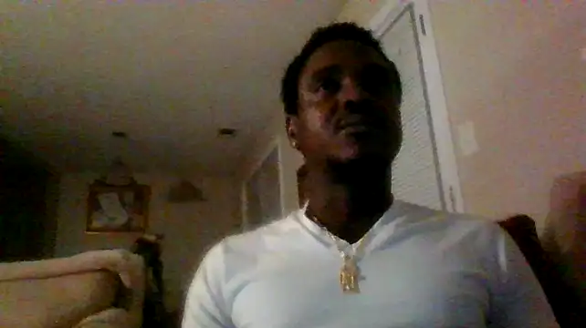 Snapshot of Hugedick0071 chatting on February 13, 8:06 am Hugedick0071 online show from February 13, 8:06 am