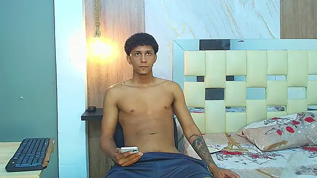 dominic smith  online show from September 30, 8:01 pm