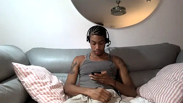 Skinnyblackman online show from October 5, 2:26 am
