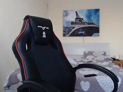 amydamarw online show from January 18, 2:30 pm