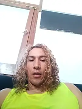 Snapshot of Greacky chatting on October 21, 7:44 am Greacky online show from October 21, 7:44 am