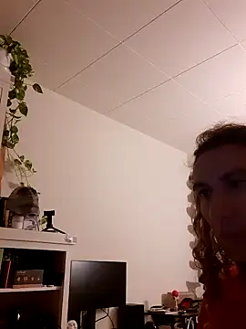Snapshot of Greacky chatting on December 8, 11:08 pm Greacky online show from December 8, 11:08 pm
