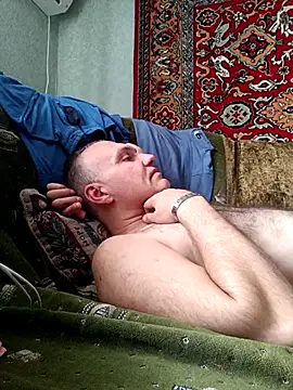 Pineapple04 online show from October 11, 6:28 am