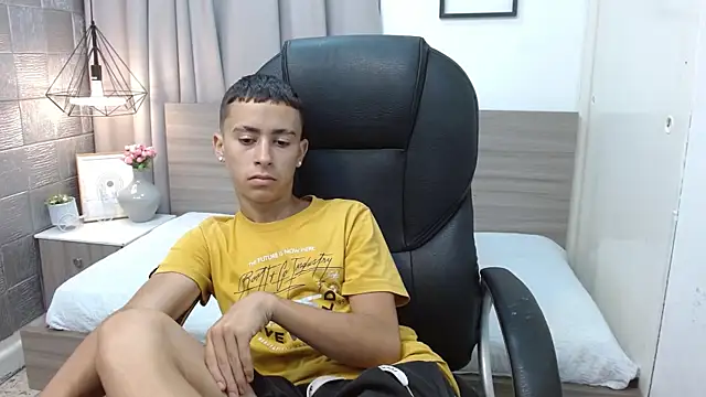 Xavii18 online show from February 6, 5:09 pm