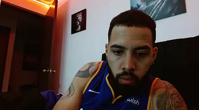 Hendry  online show from December 10, 1:40 am