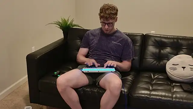 BlueEyedTallGuy94 online show from September 14, 2:35 am