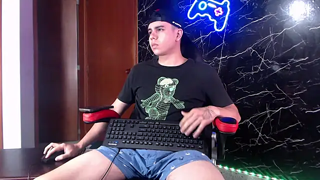 maty hardx online show from January 7, 9:54 am