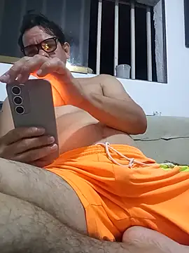 manuelmen211 online show from July 28, 4:42 am