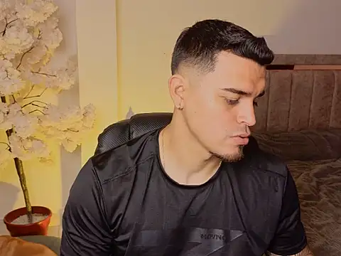 Axel Big cock online show from July 2, 2:43 am