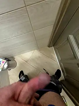 kisbiro77777 online show from April 5, 6:21 am