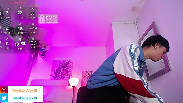 Twinkie-Alex18 online show from December 10, 9:22 pm