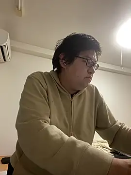 yuuki198912 online show from October 15, 10:45 am