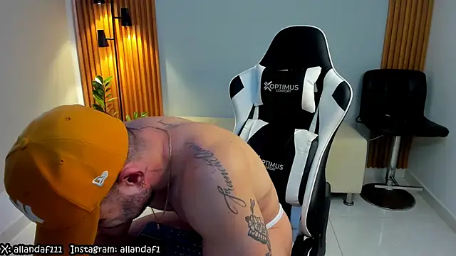 Snapshot of dafboy1 chatting on January 28, 1:16 pm dafboy1 online show from January 28, 1:16 pm