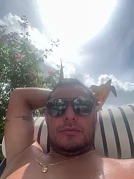 afro1986 online show from June 7, 7:21 pm