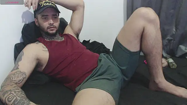 maxi rogger18 online show from December 14, 7:46 pm