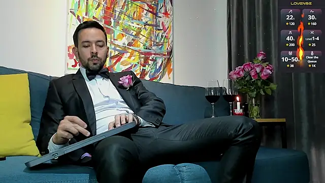 tommy raym0ndg online show from February 14, 8:15 pm