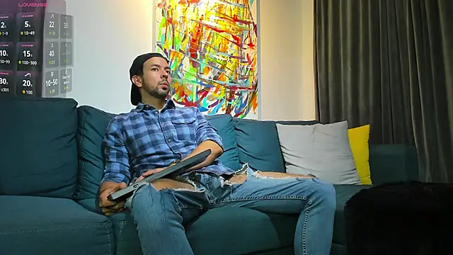 tommy raym0ndg online show from October 5, 11:42 pm