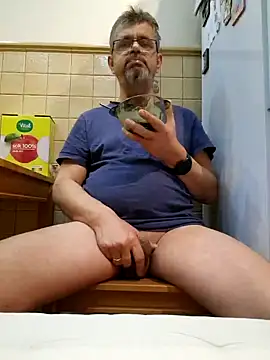 axecoman60 online show from January 12, 9:51 pm