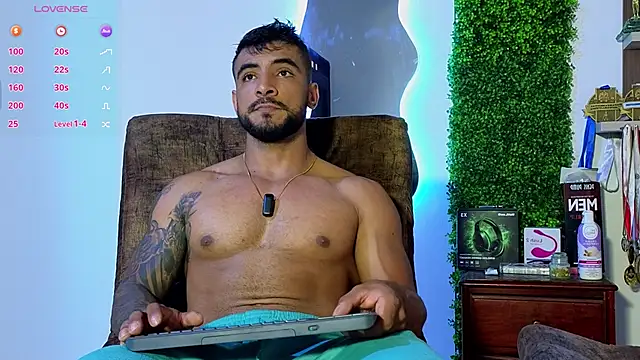 ERIC HARRISON online show from February 23, 8:42 pm