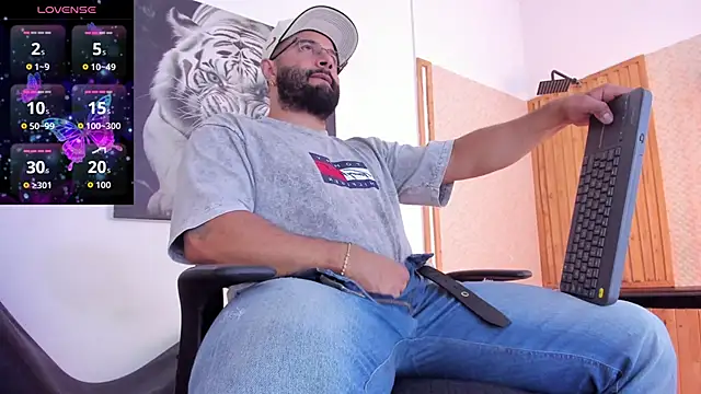 Luke  09 online show from October 10, 11:15 am