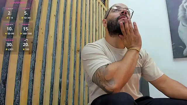 Luke  09 online show from October 21, 1:03 pm