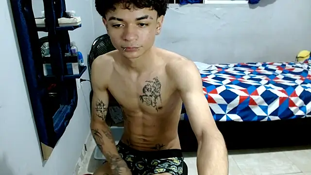 Snapshot of Lovebeng_ chatting on February 11, 2:03 am Lovebeng online show from February 11, 2:03 am