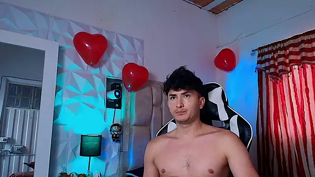 santyago taylor online show from February 18, 6:39 pm