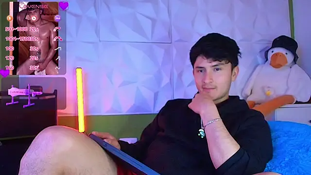 santyago taylor online show from October 8, 7:51 pm