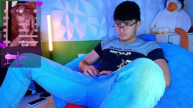 santyago taylor online show from October 9, 7:52 pm