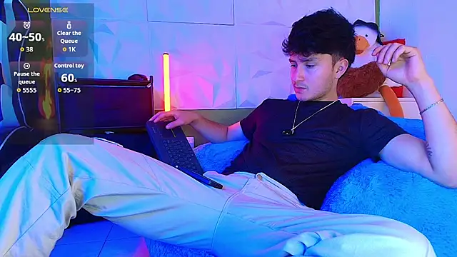 santyago taylor online show from September 25, 7:57 pm