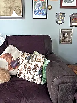 Icebearsticlese online show from April 18, 7:07 pm