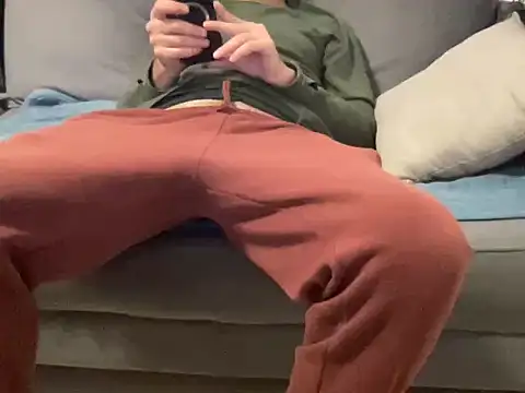 4small4inchlol online show from January 5, 10:02 pm