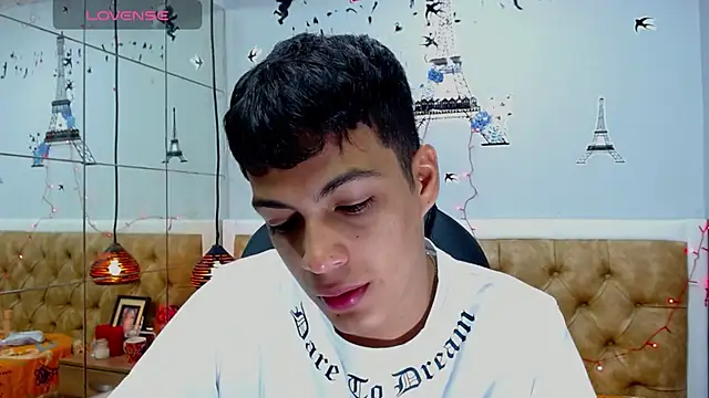 SkinnyBoy  online show from December 5, 12:11 pm