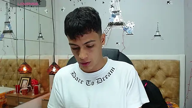 SkinnyBoy  online show from December 10, 12:27 pm
