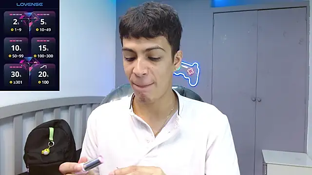 SkinnyBoy  online show from January 21, 12:24 pm