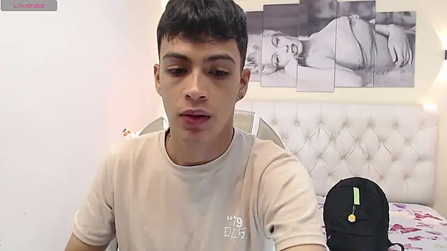 SkinnyBoy  online show from December 15, 12:17 pm