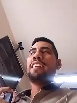 EnriquePersian197 online show from December 19, 6:34 pm